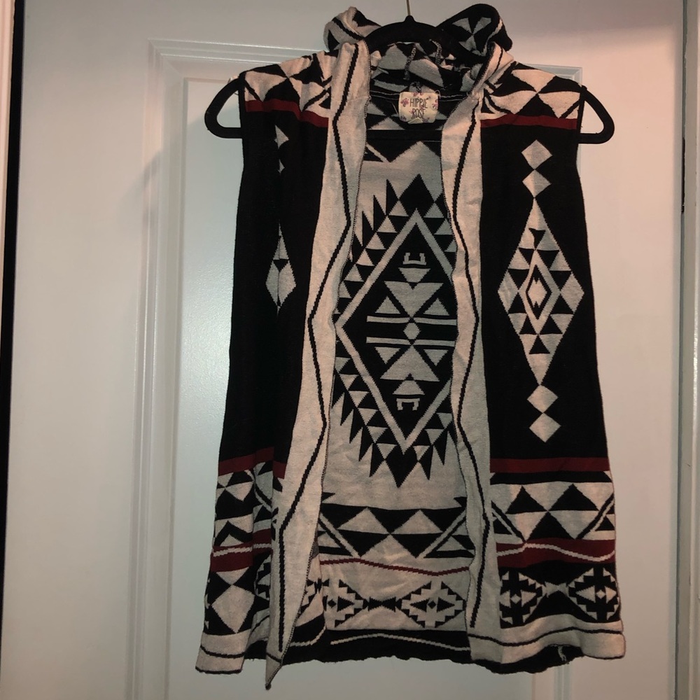 Sleeveless Aztec Print Cardigan with Hood